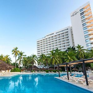 Park Royal Beach Ixtapa